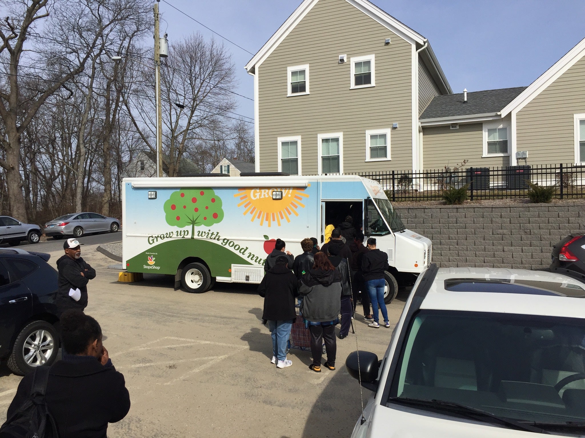 Nutritious food coming your way: A mobile food pantry 