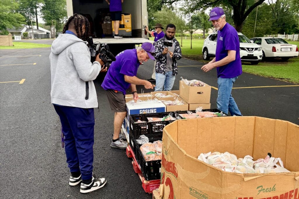 cc-swla-volunteer-food-delivery-retirement